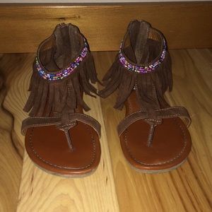 Kids’ size 4 sandals.
